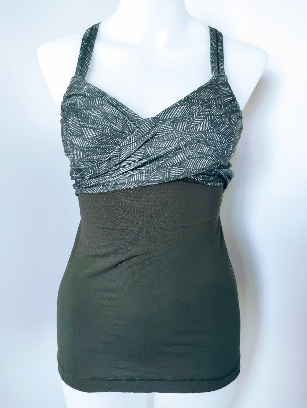 LULULEMON Wrap It Up Workout Tank Gator